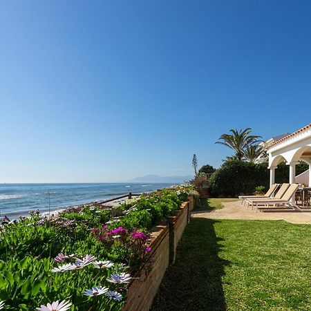Charming Villa On The Seafront Marbella Esterno foto