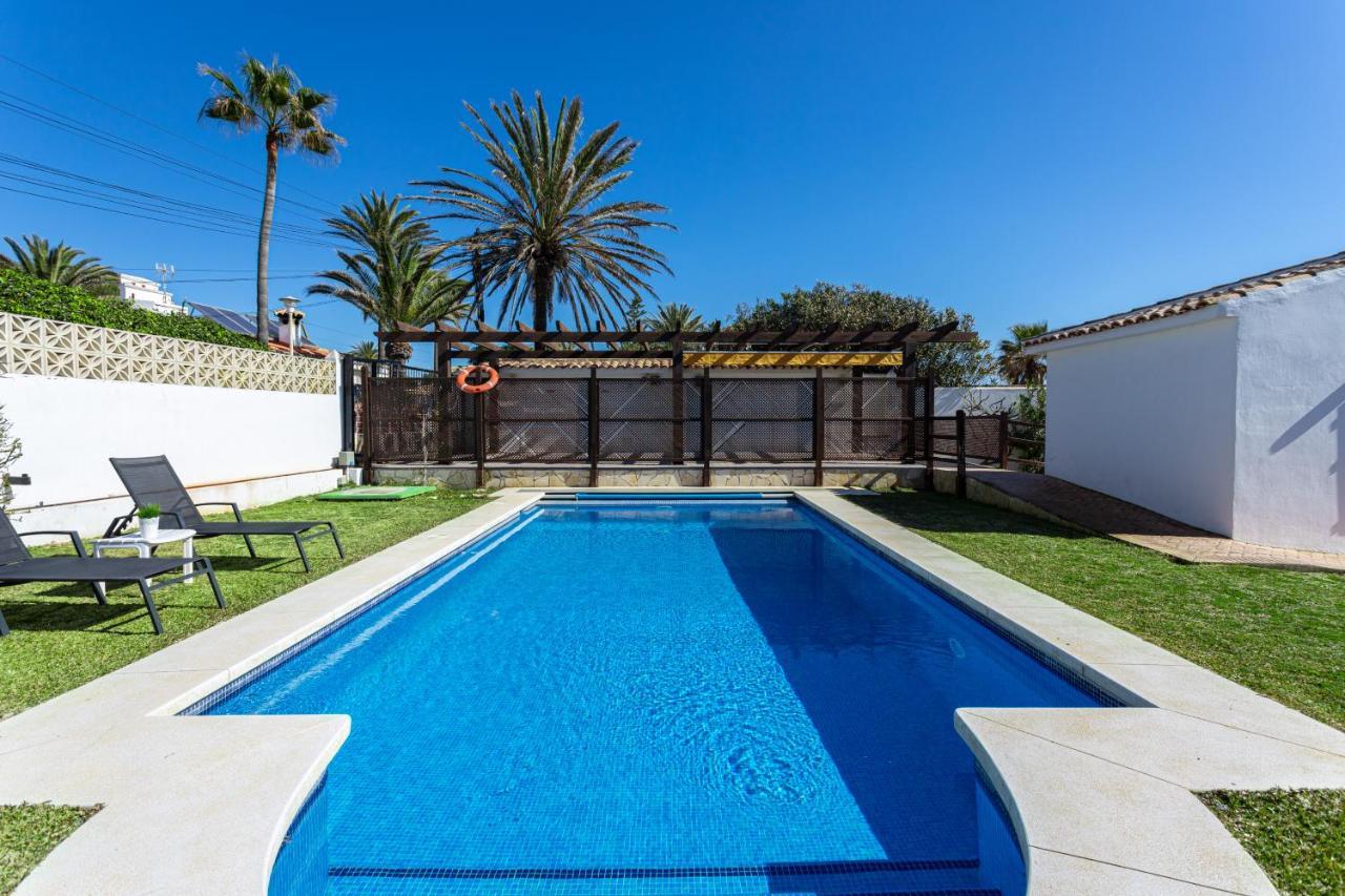 Charming Villa On The Seafront Marbella Esterno foto