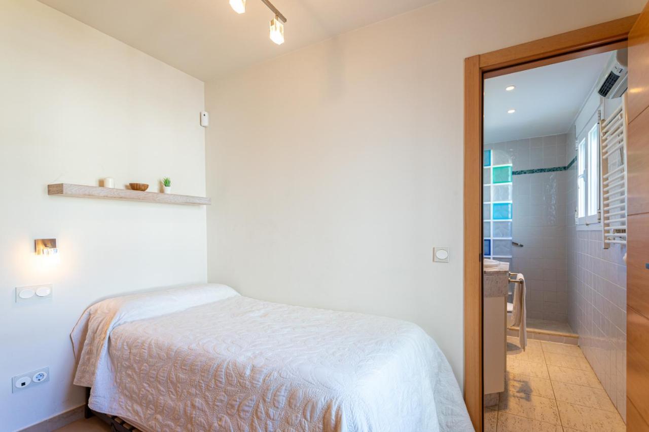 Charming Villa On The Seafront Marbella Esterno foto
