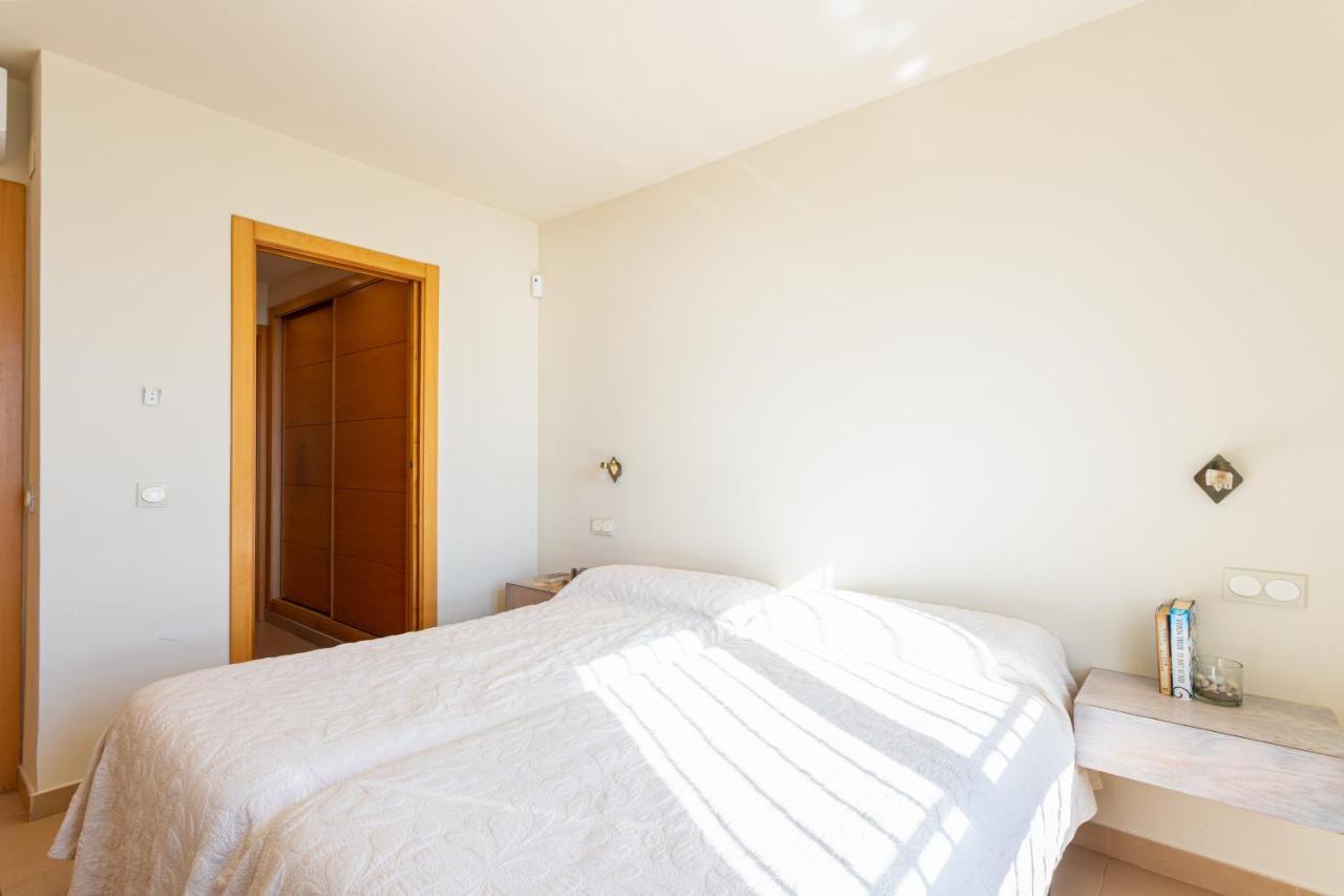 Charming Villa On The Seafront Marbella Esterno foto