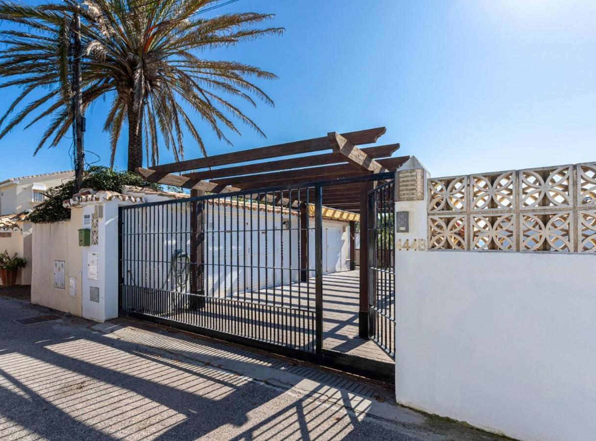 Charming Villa On The Seafront Marbella Esterno foto