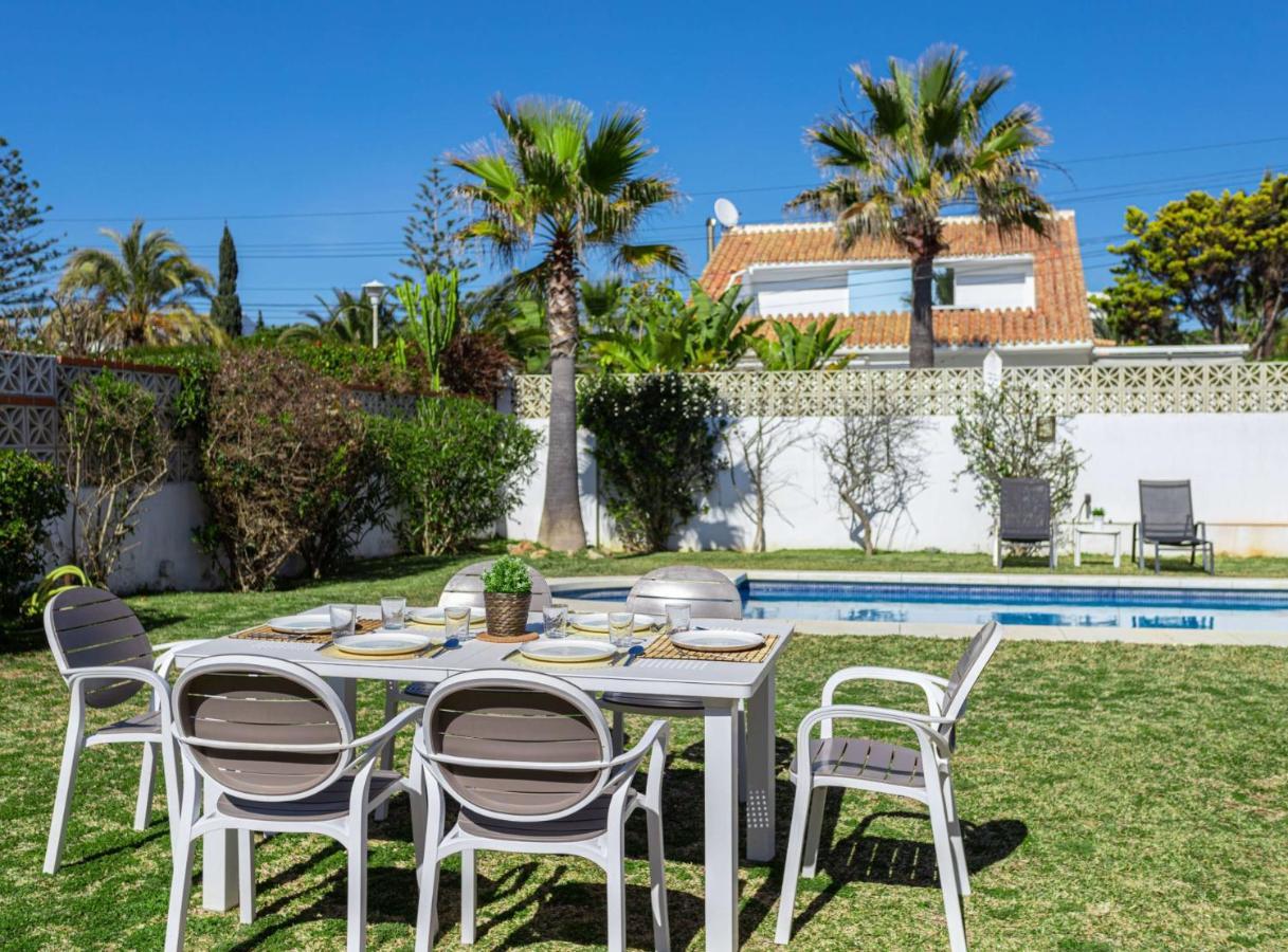 Charming Villa On The Seafront Marbella Esterno foto