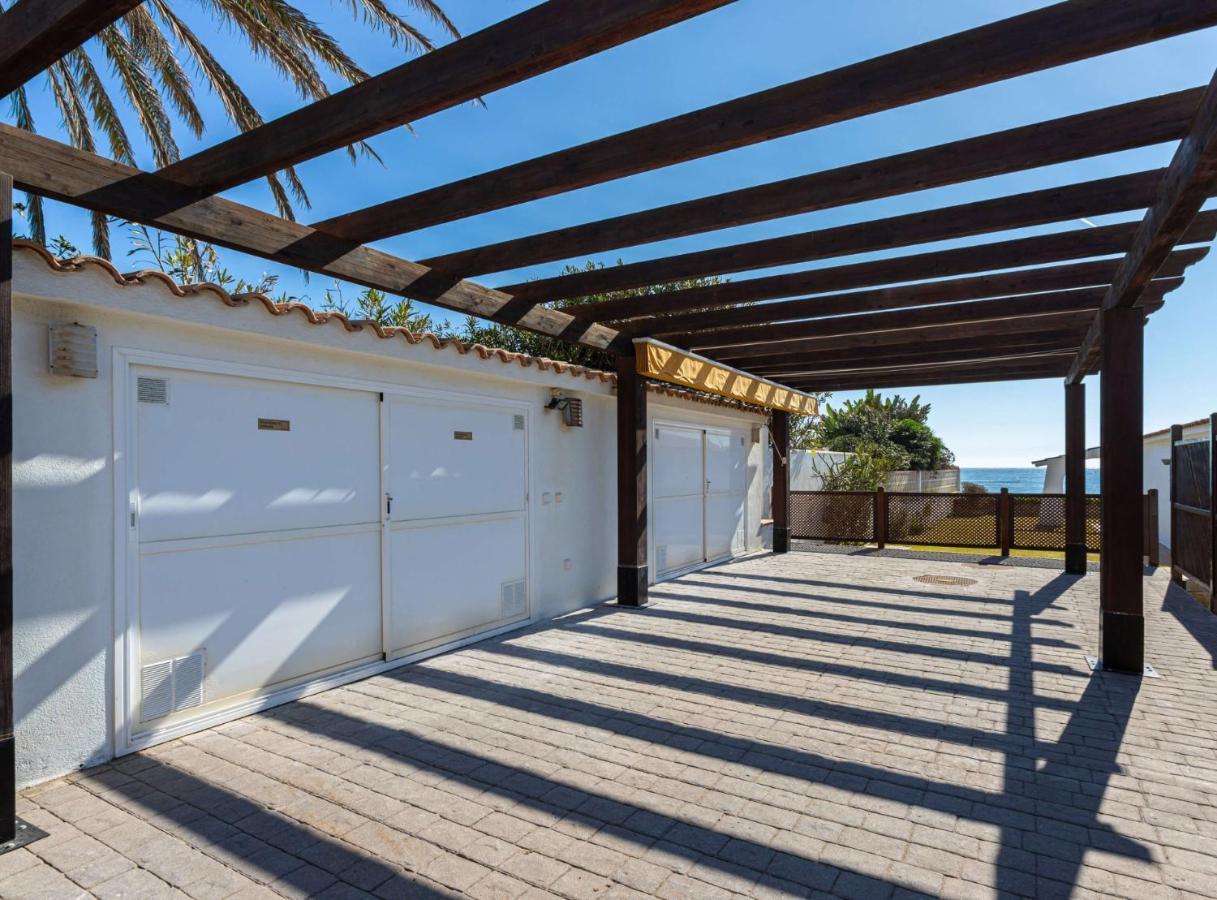 Charming Villa On The Seafront Marbella Esterno foto
